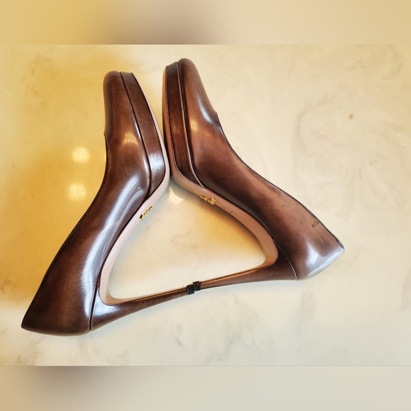 Prada Fumo patent leather pumps - Picture 6 of 9